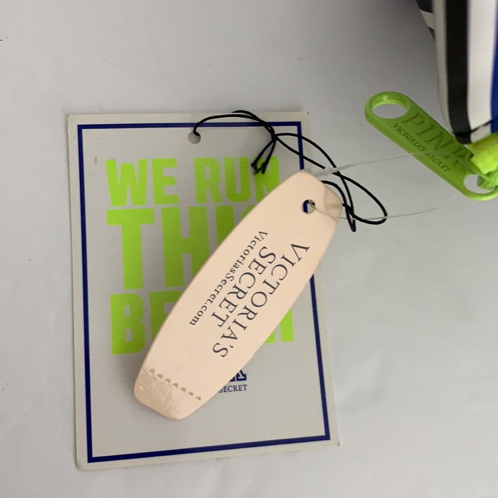 Vs Pink Cosmetic Bag Geo Metric Print NWT - Picture 11 of 11